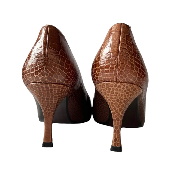 Stuart Weitzman Tempo Ombre Point Toe Croccodile Embossed Pump | 8